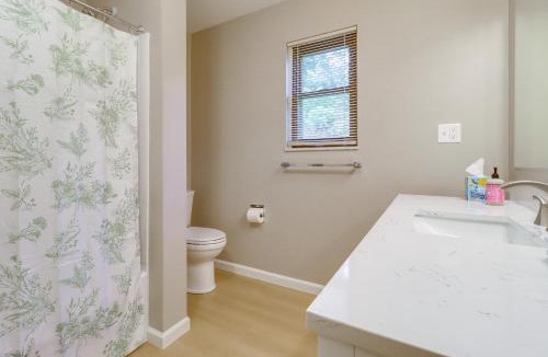 Mitchell House | 4 Mi to U-M Campus! Quiet Family Home w/Yard