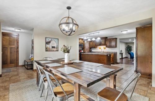Sawyer House | Sawyer Farmhouse -Spacious Retreat with 5 Bedrooms