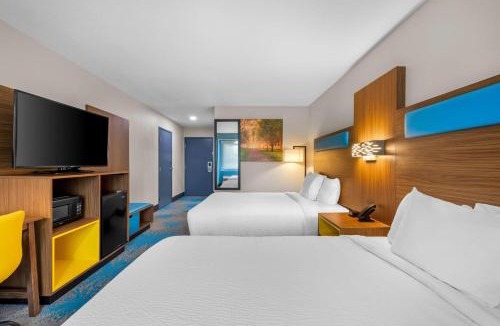 Brandon Hotel | Days Inn & Suites by Wyndham Brandon Amphitheater