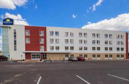 Roseland Hotel | Days Inn by Wyndham South Bend/Notre Dame
