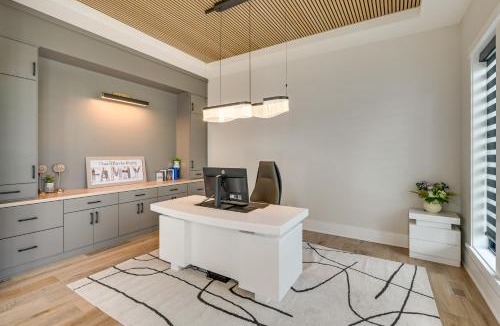 Plymouth House | Luxe Plymouth Group Getaway w/Office & Foosball