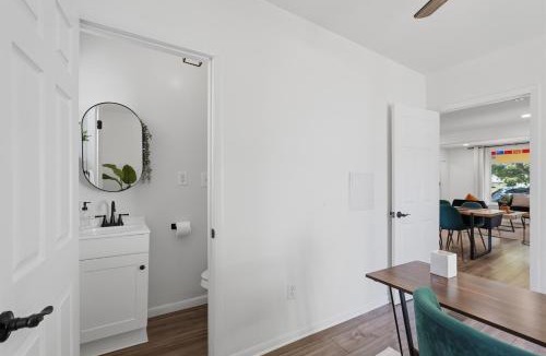 Ypsilanti House | Dedicated Desk - Historic 2BR Ypsilanti Townhome