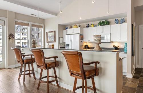 Bay Harbor Apartment | Harbor Master 101: Luxurious 3-bedroom condo in Bay Harbor, MI, perfect for relaxation.