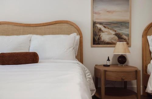 Bridgman Hotel | The Warren Hotel
