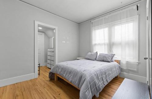 Dearborn House | 2 BR - Fully Equipped Dearborn Home