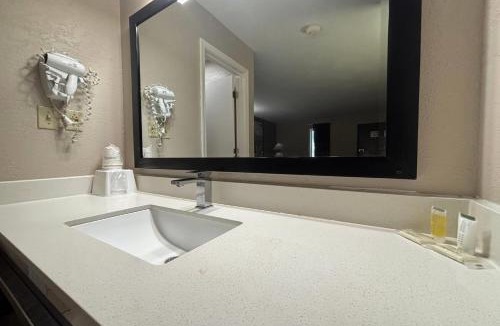 Taylorville Hotel | Super 8 by Wyndham Taylorville IL