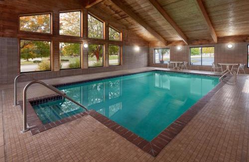 Plymouth Hotel | AmericInn by Wyndham Plymouth