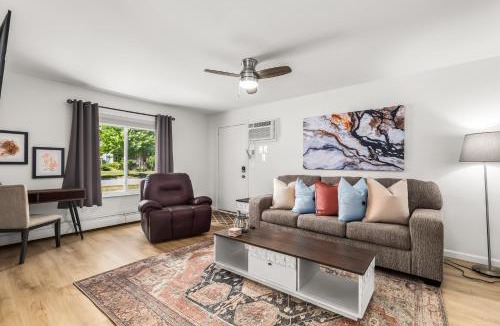 Mount Clemens Apartment | Bright & Spacious 2 Bedroom, Quiet