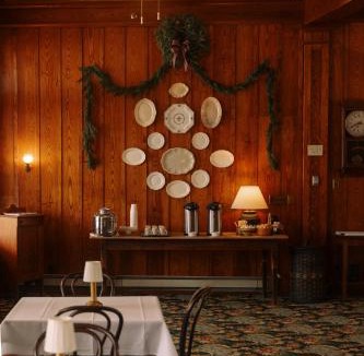 Bay View Hotel | Terrace Inn and 1911 Restaurant