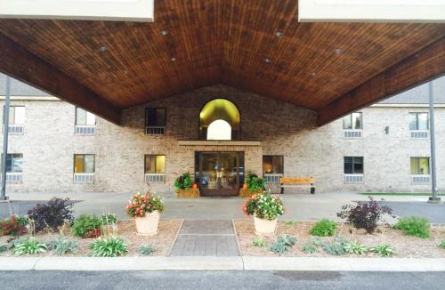 Kalkaska Hotel | All Seasons Resort