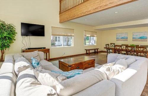 Whitehall House | Huge Whitehall Home Steps from Duck Lake
