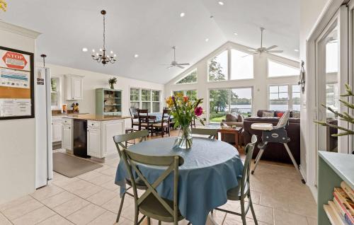 Kendall House | Sunset Shores Lake House-Lakefront Escape Great Room Fire Pit