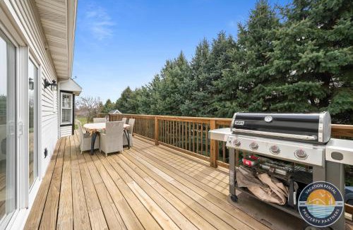 Zenda House | Chic Lake Geneva Retreat Spring & Summer Getaway Near Lake & Golf