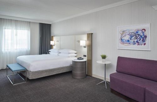 Farmington Hills Hotel | Delta Hotels by Marriott Detroit Novi