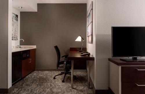 Half Day Hotel | SpringHill Suites Chicago Lincolnshire