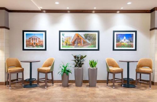 Madison Hotel | Hampton Inn & Suites Madison Downtown