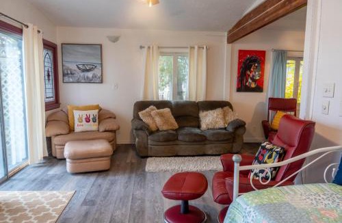 Alto House | Campau Lakefront Dual home 3BR 2 Bath Spa, Kayaks