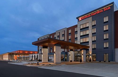 Brookfield Hotel | Hilton Garden Inn Milwaukee Brookfield Conference Center