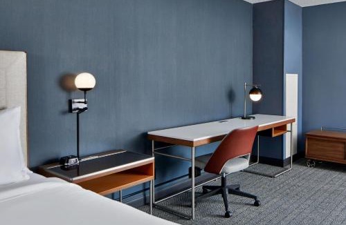 Downtown Detroit Hotel | Courtyard by Marriott Detroit Downtown
