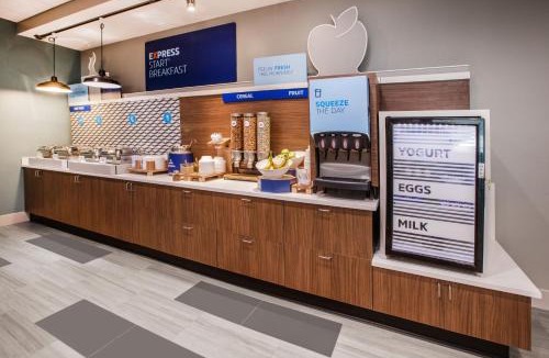 Lapeer Hotel | Holiday Inn Express Lapeer by IHG