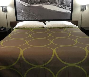 Taylorville Hotel | Super 8 by Wyndham Taylorville IL