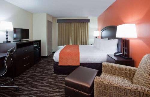 Waupun Hotel | AmericInn by Wyndham Waupun