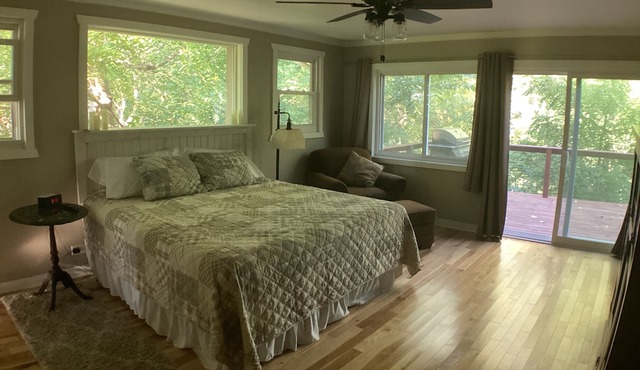 Riverfront house on the Tippecanoe River- Yogi’s Den - upper level