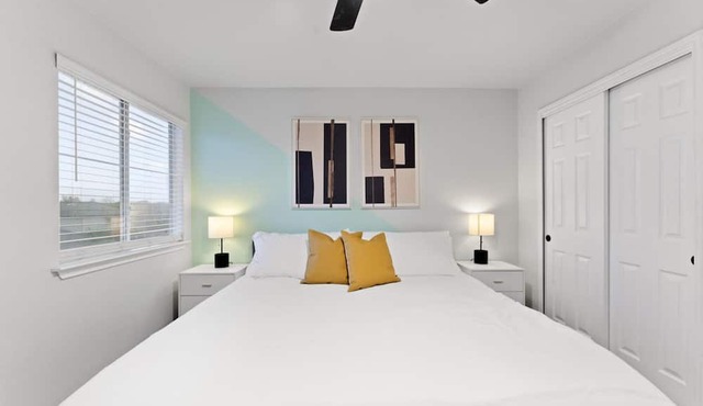 Remote Work Friendly King Beds Fast Wifi 3BR in Pflugerville