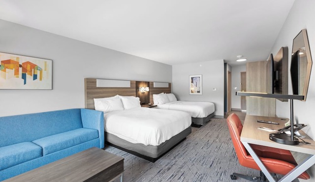 Holiday Inn Express & Suites Marinette by IHG