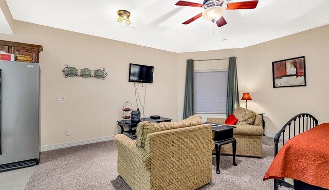 Tranquil Retreat Condo by Redawning