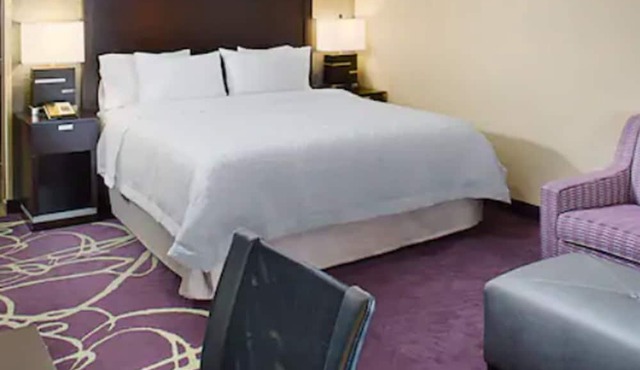 Hampton Inn & Suites Lansing West