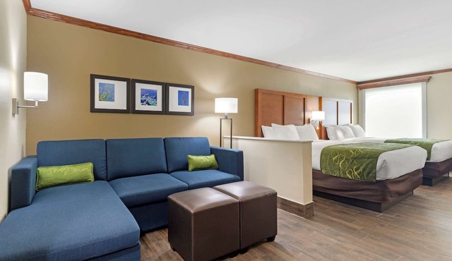 Comfort Suites West Monroe near Ike Hamilton Expo Center