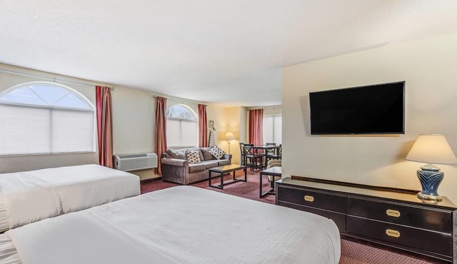 Econo Lodge Whitehall near Michigan's Adventure