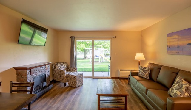 Parkwood Lodge - Door County
