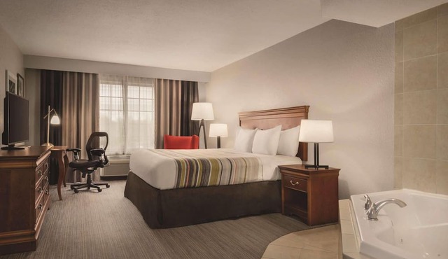 Country Inn & Suites by Radisson, Valparaiso, IN