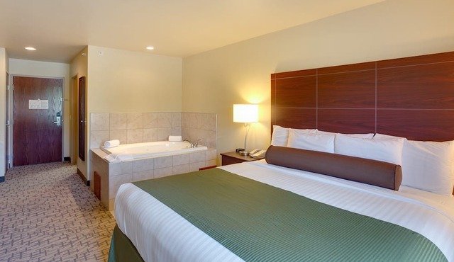 Cobblestone Inn & Suites - Clintonville