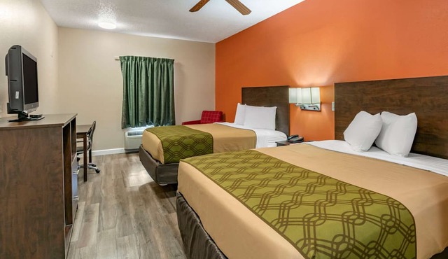 Econo Lodge Inn & Suites Granite City - St. Louis