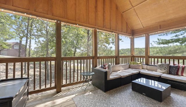 Paradise Lodge 2 Bedroom Home by RedAwning