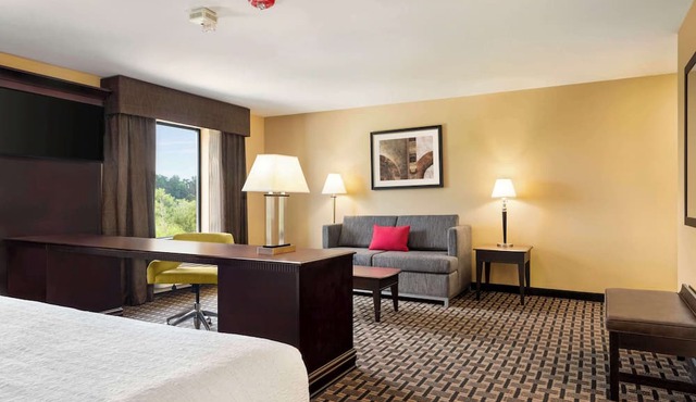 Hampton Inn and Suites Pine Bluff in Pine Bluff