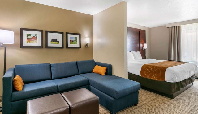 Comfort Suites Hopkinsville near Fort Campbell