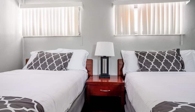 Cozy Browntown Room for 4: Wi-fi & Free Parking