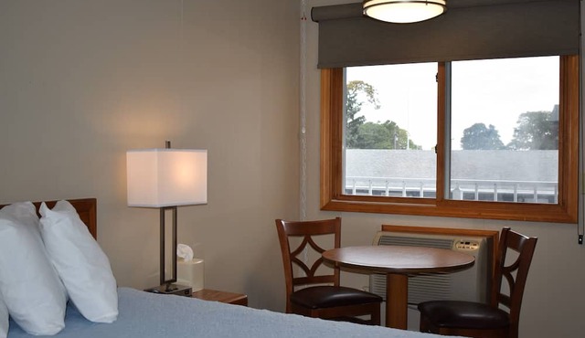Lighthouse View Motel