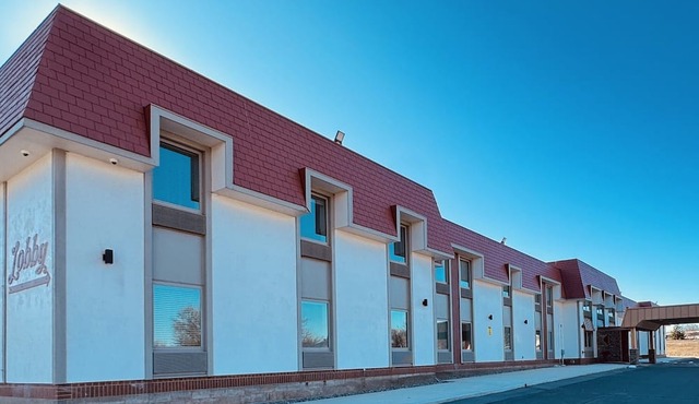 Red Rock Hotel & Suites