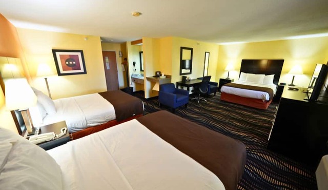 Rock Island Inn & Suites Streator IL