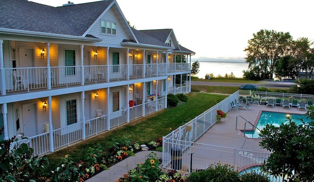 Bay Breeze Resort