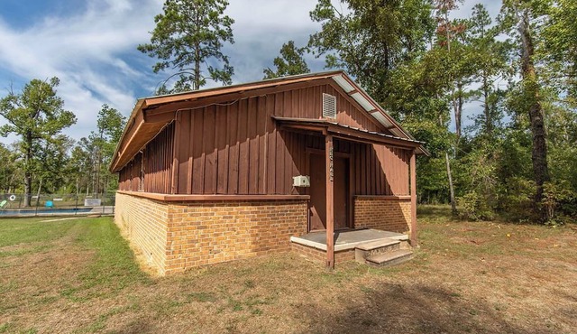 Escape to Bundick Lake: Your Charming Cabin Retreat Awaits in DeRidder