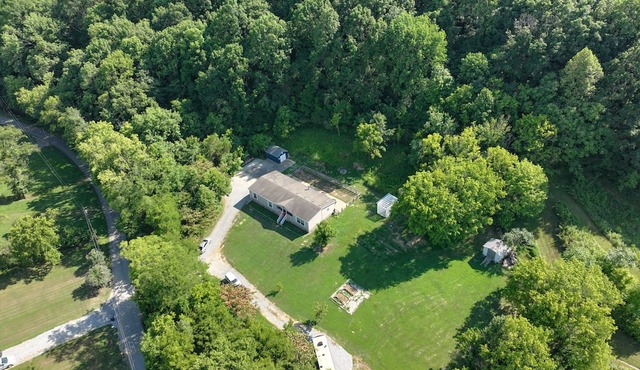 Our Country Convenient Farmhouse in Gallatin