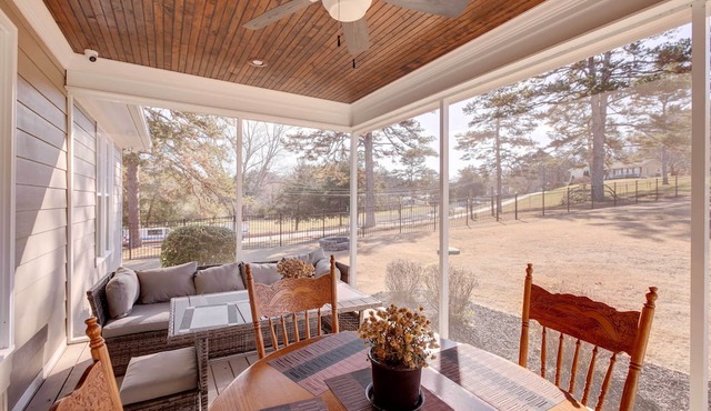 Soddy-Daisy Home w/Fireplace - Pets Welcome! in Soddy-Daisy