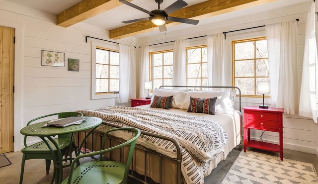Cozy Steelville Retreat: River + Trail Access! in Steelville