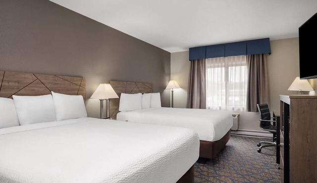 Baymont by Wyndham Waukesha
